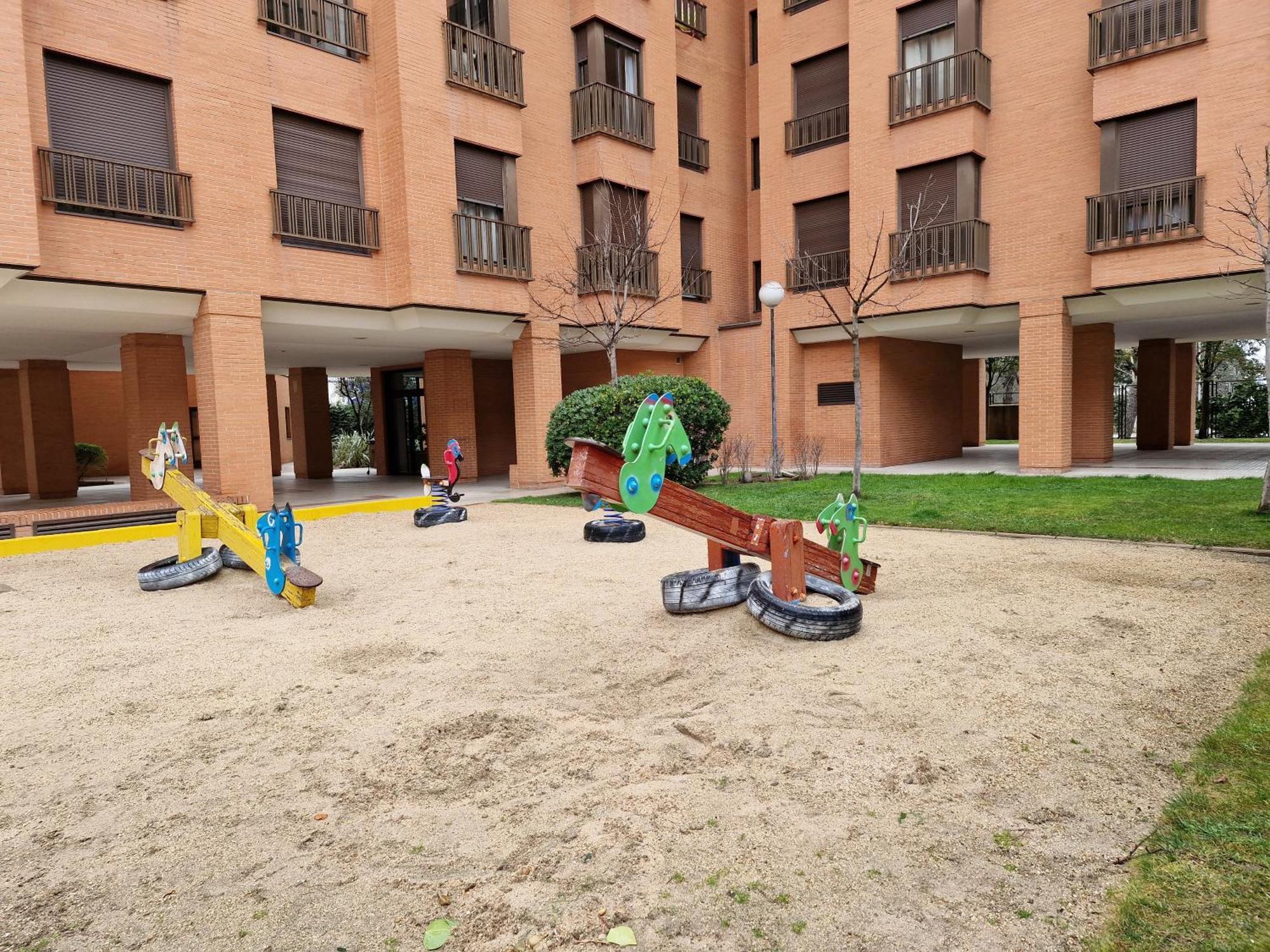 Samaniego, Piscina Y Garaje Junto Civitas Metropolitano Y Aeropuerto Madrid Kültér fotó